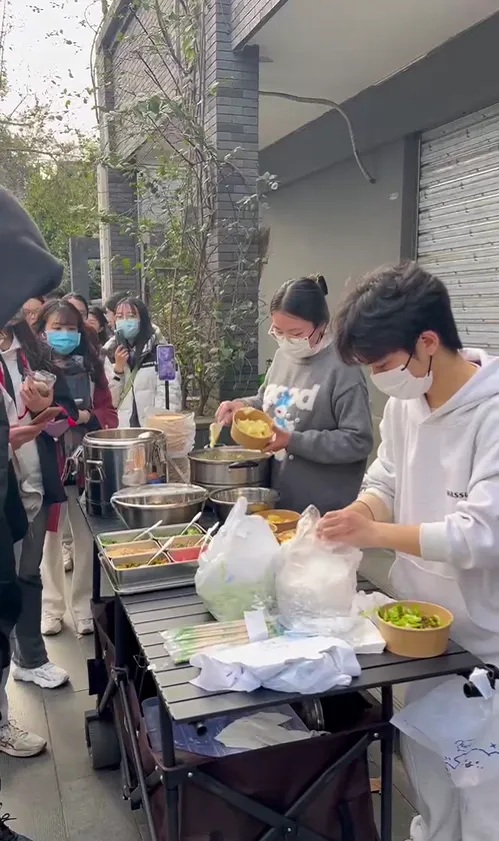35岁程序员辞职开早餐店，第一天亏了多少？
